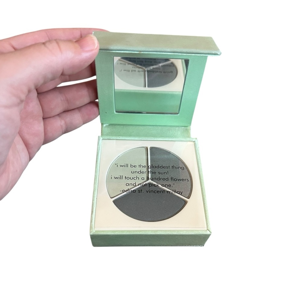 VTG Stila Pretty Pansy Eyeshadow Trio Green Satin Case Rare Limited Edition NWT
